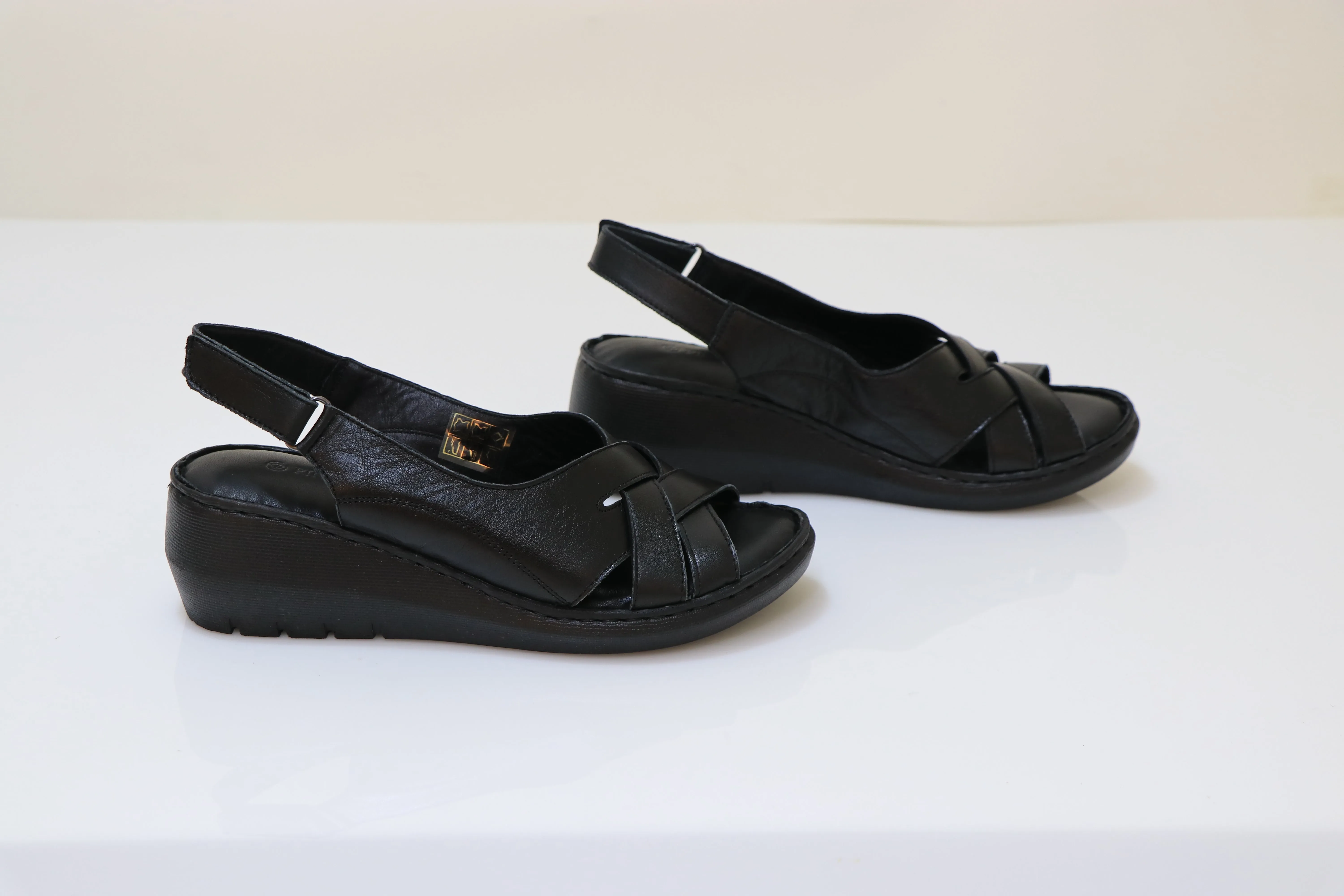PINO VERDE Wedge Sandals